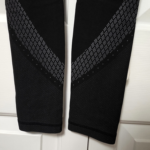 Lululemon Mapped Out High Rise Leggings Size 4 - Picture 5 of 10